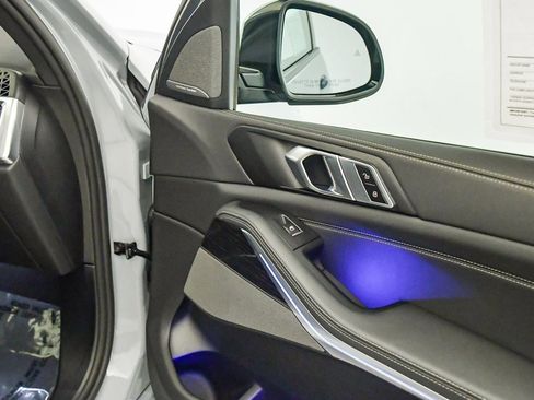 Used 2026 BMW X5 sDrive40i w/ M Sport Package image 19