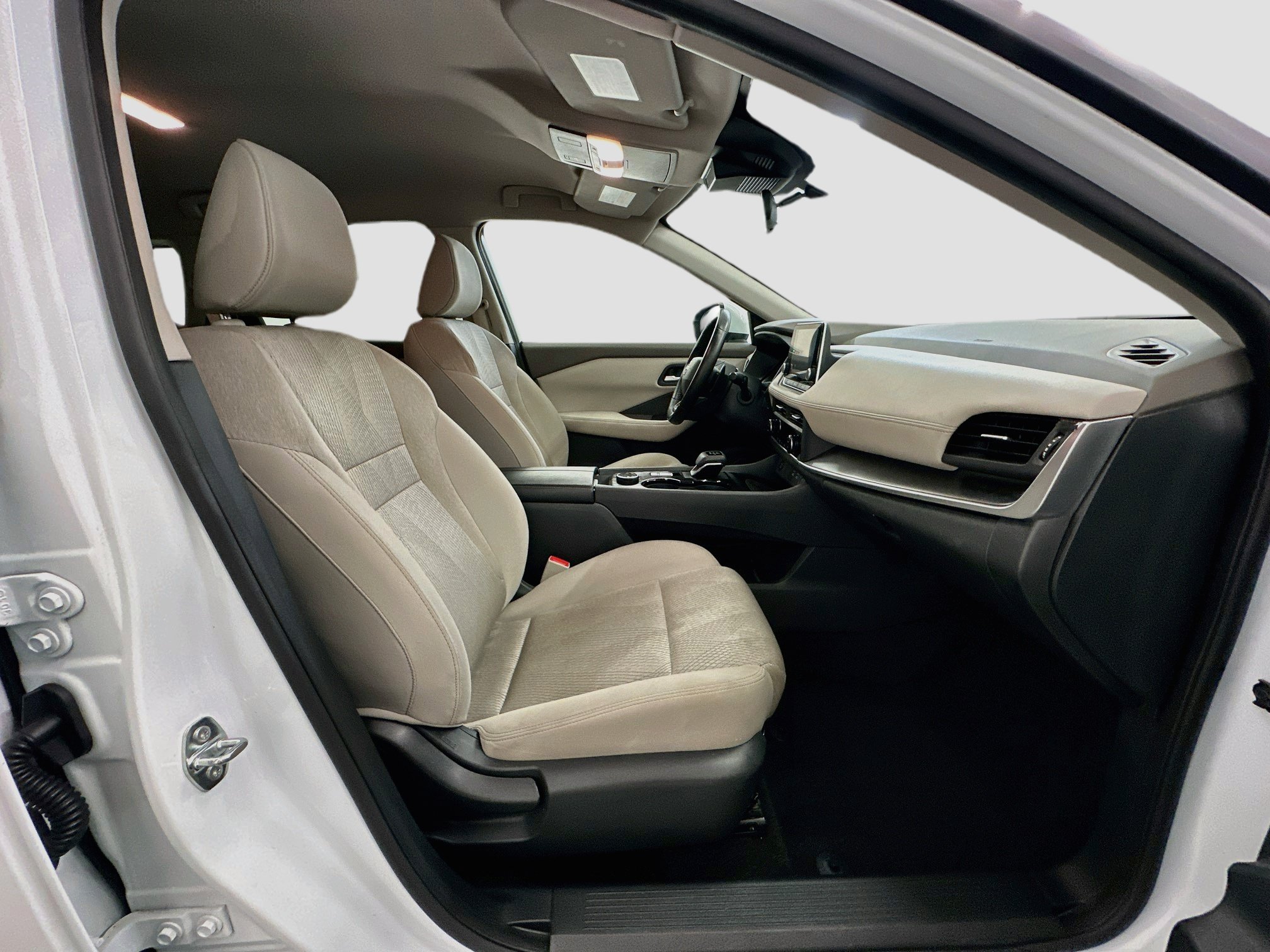 Used 2025 Nissan Rogue SV AWD/4WD image 32