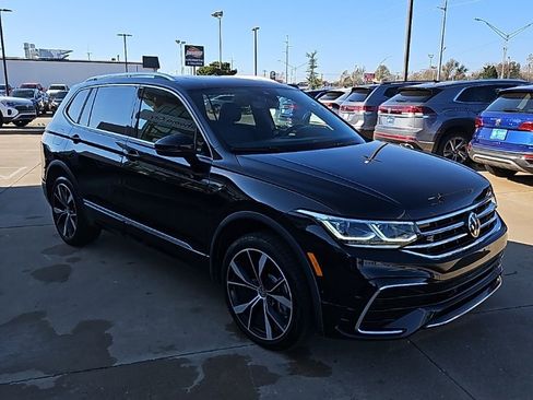 Used 2024 Volkswagen Tiguan SEL R-Line image 3