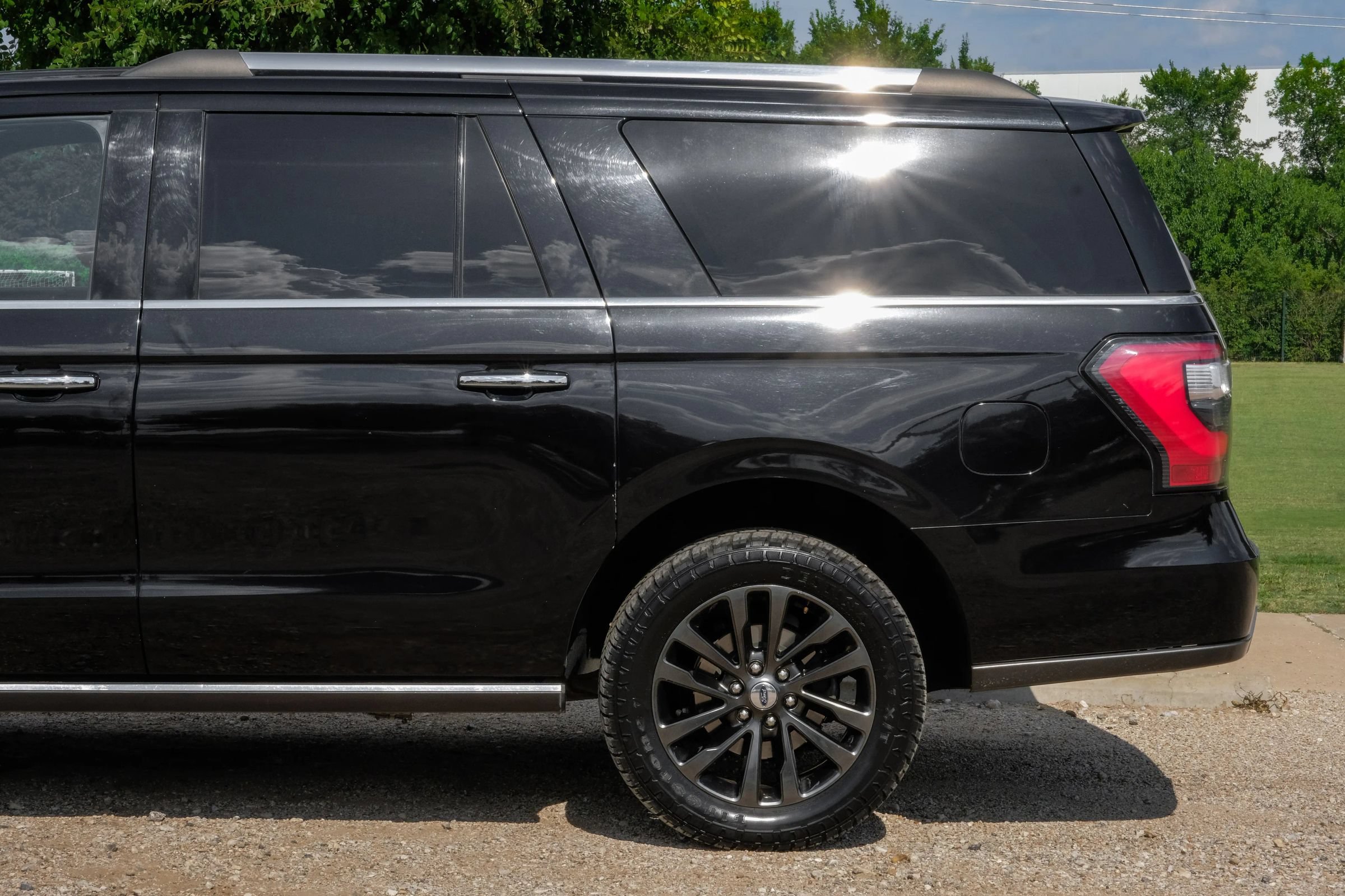 Used 2020 Ford Expedition Max Limited AWD/4WD image 14