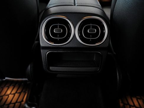 Used 2022 Mercedes-Benz C 300 4MATIC Sedan image 31