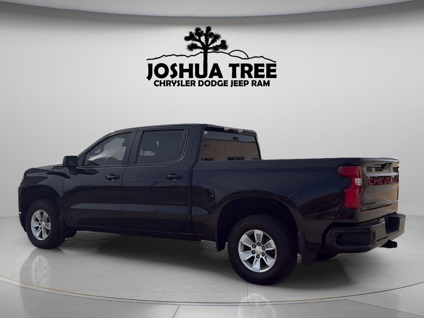 Used 2022 Chevrolet Silverado 1500 LT w/ Bed Protection Package RWD image 7