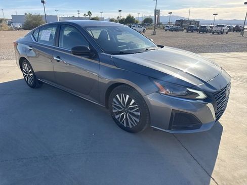 Used 2024 Nissan Altima 2.5 SV image 6