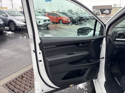 New 2026 Honda Odyssey Touring image 11