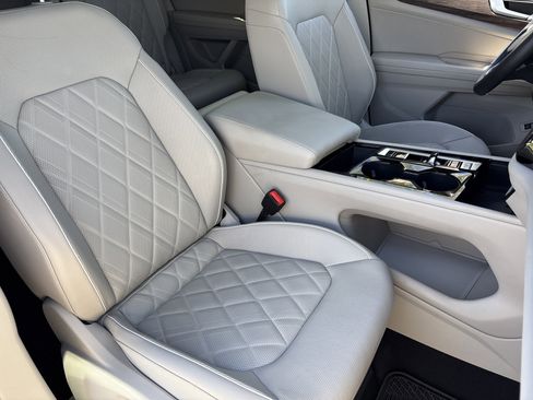 Used 2026 Volkswagen Atlas SEL Premium R-Line image 8