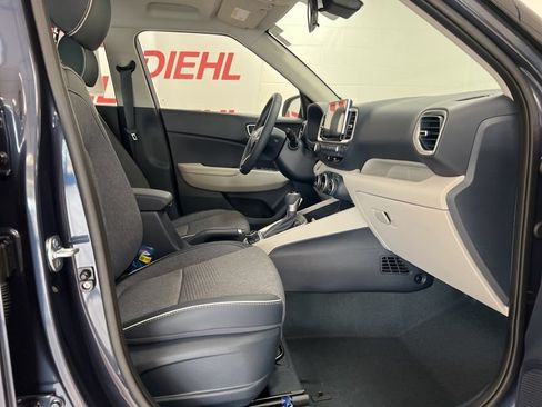 New 2026 Hyundai Venue SEL FWD image 12