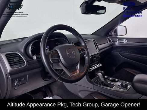 Used 2022 Jeep Grand Cherokee Laredo X image 9