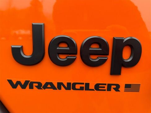 Used 2025 Jeep Wrangler Sport image 17