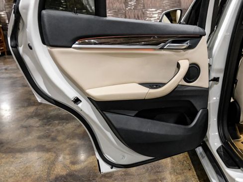 Used 2019 BMW X1 sDrive28i w/ Convenience Package FWD image 39