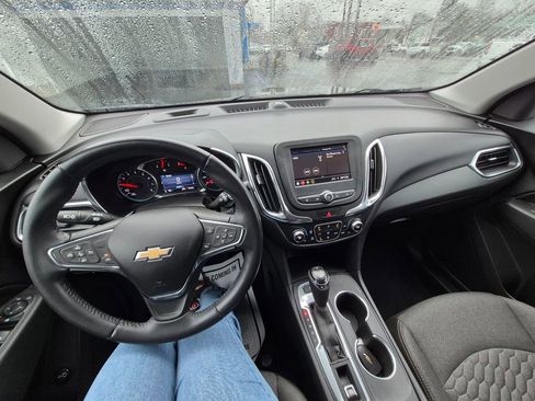 Used 2020 Chevrolet Equinox LT w/ Driver Convenience Package image 13