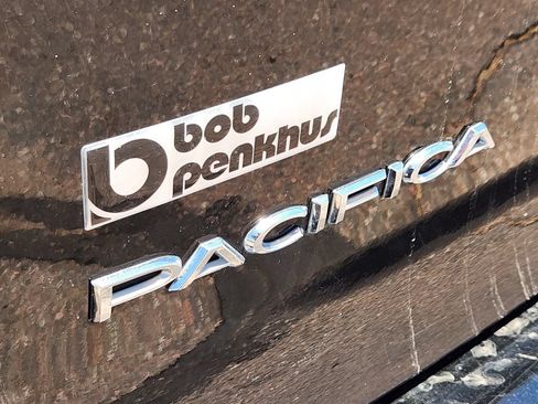 Used 2022 Chrysler Pacifica Touring-L FWD image 31
