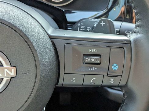Used 2024 Nissan Pathfinder SV FWD image 29