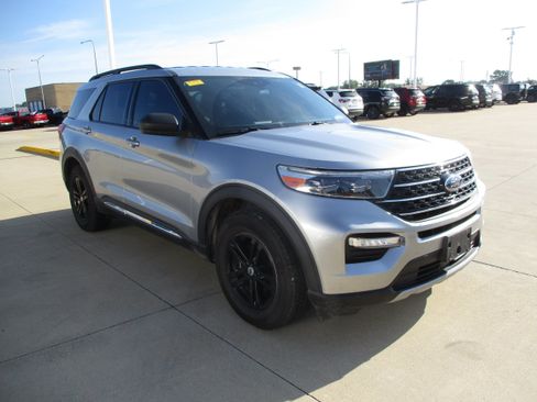 Used 2020 Ford Explorer XLT w/ Equipment Group 202A RWD image 6