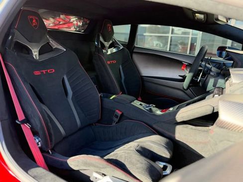 Used 2022 Lamborghini Huracan STO image 23