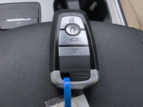 Certified 2022 Ford Edge SEL w/ Convenience Package image 32