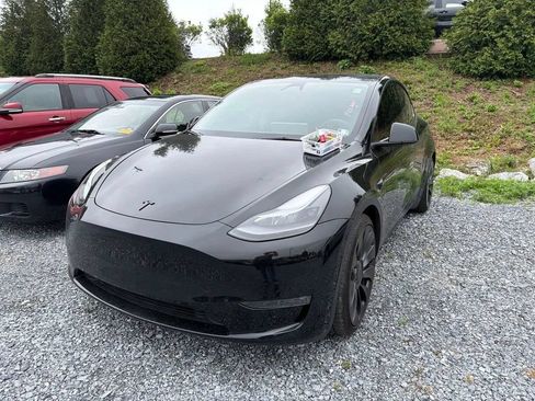 Used 2023 Tesla Model Y Performance AWD/4WD image 1