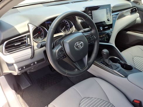 Used 2022 Toyota Camry SE w/ Convenience Package FWD image 21