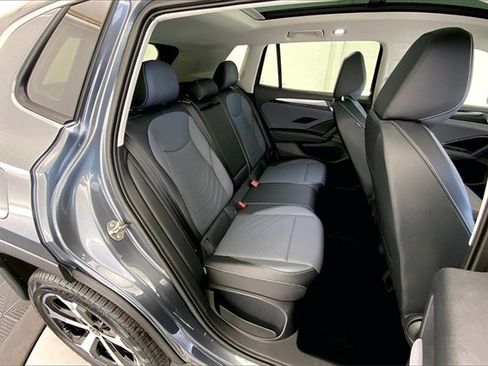 New 2026 Volkswagen Tiguan SE image 10
