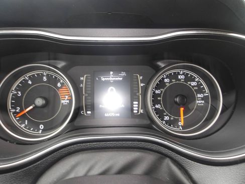 Used 2019 Jeep Cherokee Latitude Plus AWD/4WD image 13