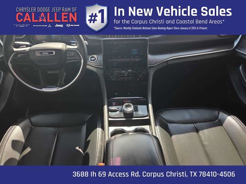 Used 2024 Jeep Grand Cherokee L Limited w/ Black Appearance Package AWD/4WD image 18