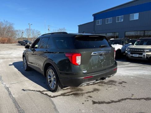 Used 2022 Ford Explorer XLT w/ Equipment Group 202A image 25