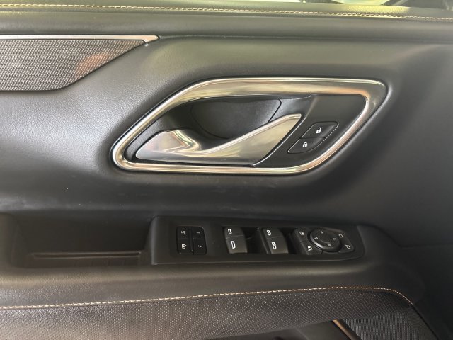 Used 2023 GMC Yukon AT4 w/ Technology Package AWD/4WD image 17