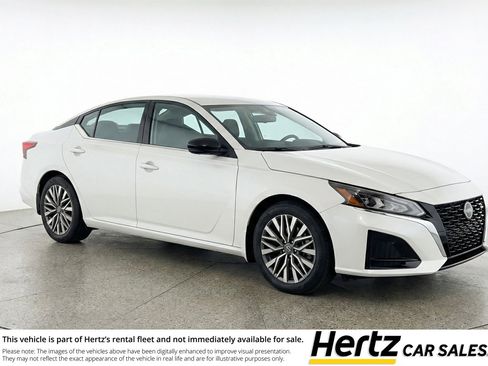 Used 2025 Nissan Altima 2.5 SV FWD image 1