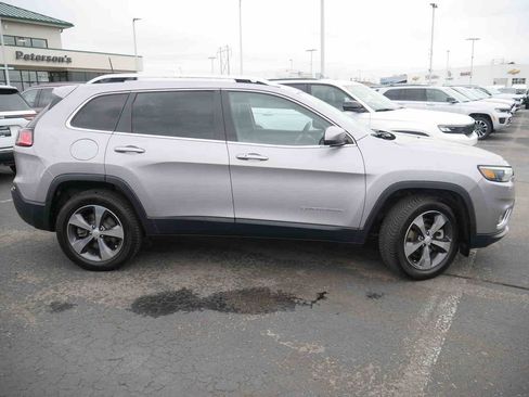 Used 2019 Jeep Cherokee Limited image 22