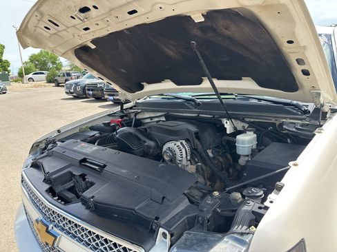 Used 2013 Chevrolet Suburban LTZ AWD/4WD image 46