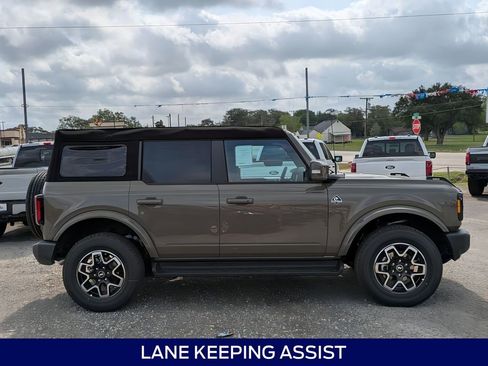 New 2025 Ford Bronco Outer Banks image 5