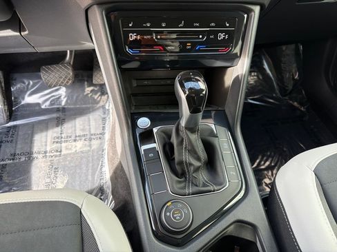 Certified 2025 Volkswagen Taos SE image 26