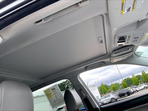 Used 2017 Subaru Forester 2.5i Limited AWD/4WD image 22