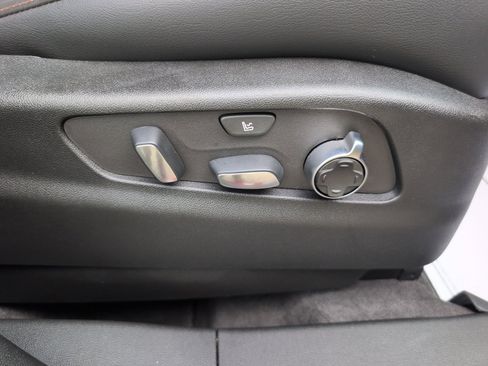 Used 2019 Cadillac XT4 Sport FWD image 11
