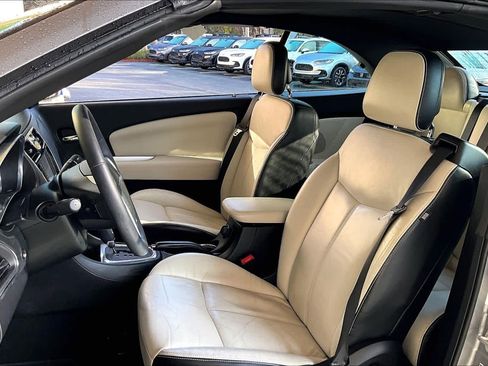 Used 2013 Chrysler 200 Limited image 6