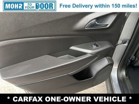 Used 2025 Chevrolet Trax RS w/ Sunroof Package image 29