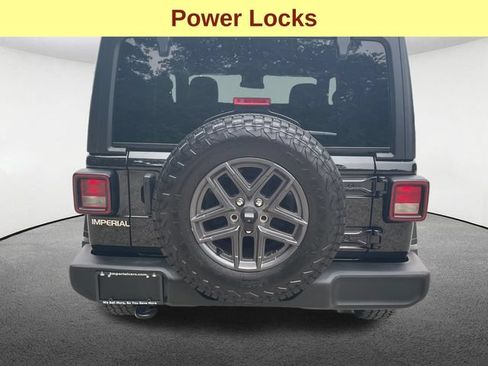 Used 2024 Jeep Wrangler Sport AWD/4WD image 10