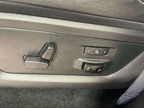 Used 2016 RAM 3500 Laramie w/ Cold Weather Group AWD/4WD image 13