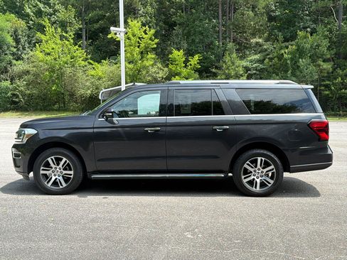 Used 2022 Ford Expedition Max Limited AWD/4WD image 2