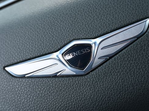 Used 2022 Genesis GV70 2.5T w/ Advanced Package image 39