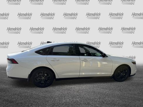 Used 2025 Honda Accord SE image 10