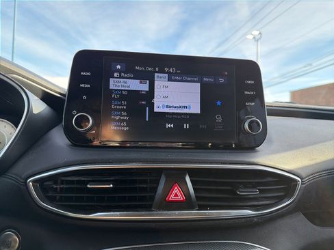 Used 2021 Hyundai Santa Fe SEL w/ Convenience Package image 25