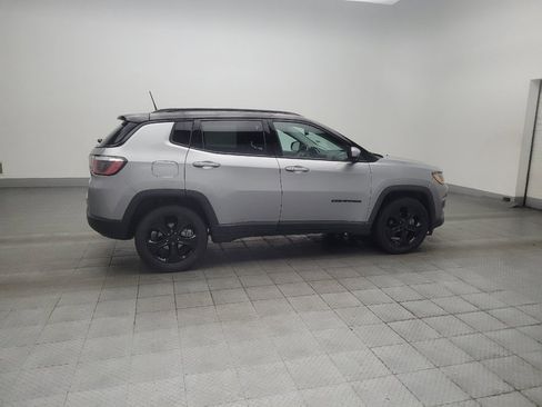 Used 2020 Jeep Compass Latitude FWD image 10