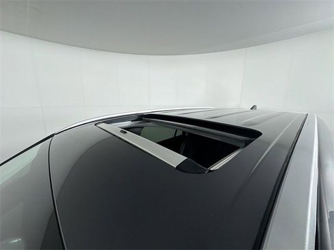 Used 2022 Toyota Highlander XLE image 21