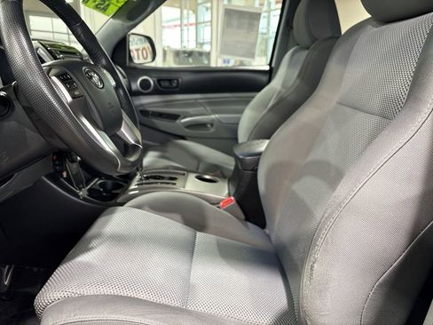 Used 2013 Toyota Tacoma PreRunner image 11