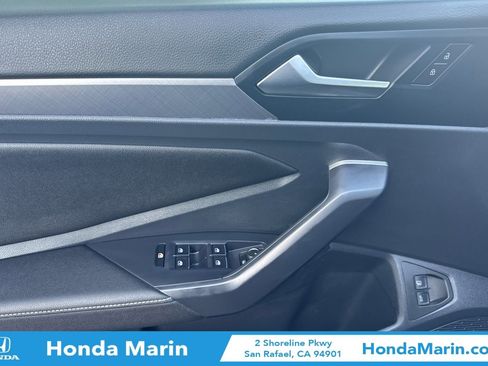 Used 2024 Volkswagen Jetta SE FWD image 12