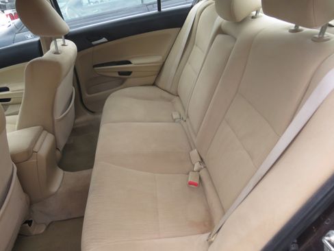 Used 2011 Honda Accord LX-P image 19