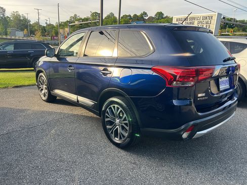 Used 2016 Mitsubishi Outlander AWD image 5