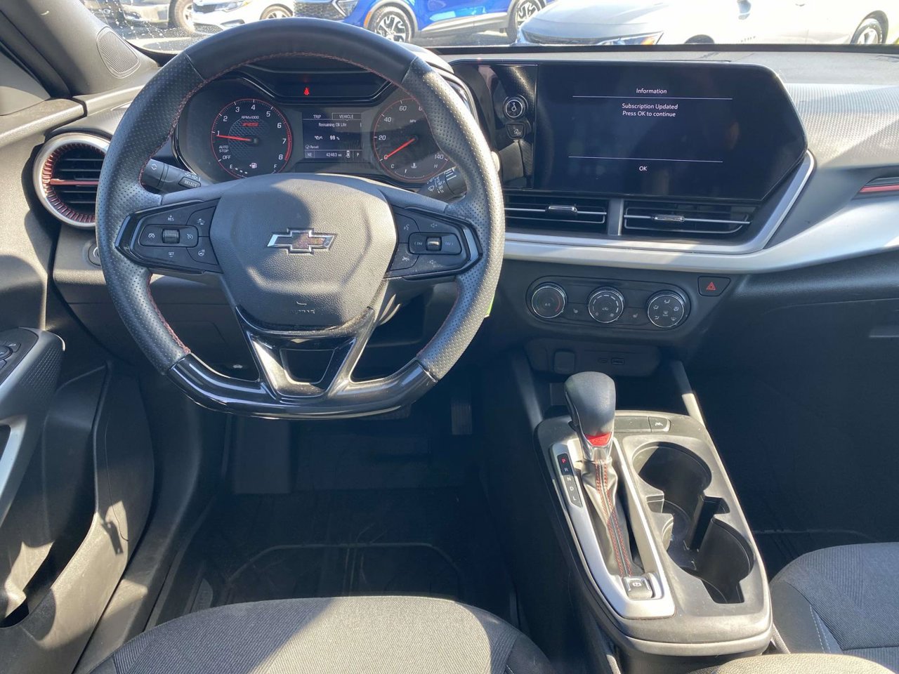 Used 2025 Chevrolet Trax RS w/ Sunroof Package FWD image 19