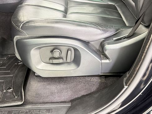 Used 2017 Land Rover Range Rover Sport SE image 14