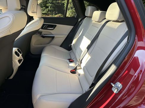 New 2027 Mercedes-Benz GLC 300 4MATIC image 37